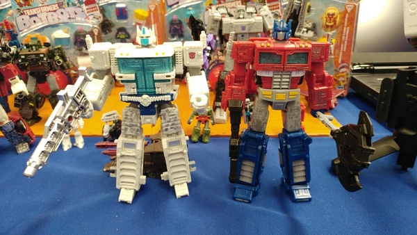 Transformers Siege Ultra Magnus And Shockwave  (1 of 38)